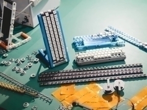 Google stolda vertikal turadigan noodatiy klaviaturani taqdim qildi (video)