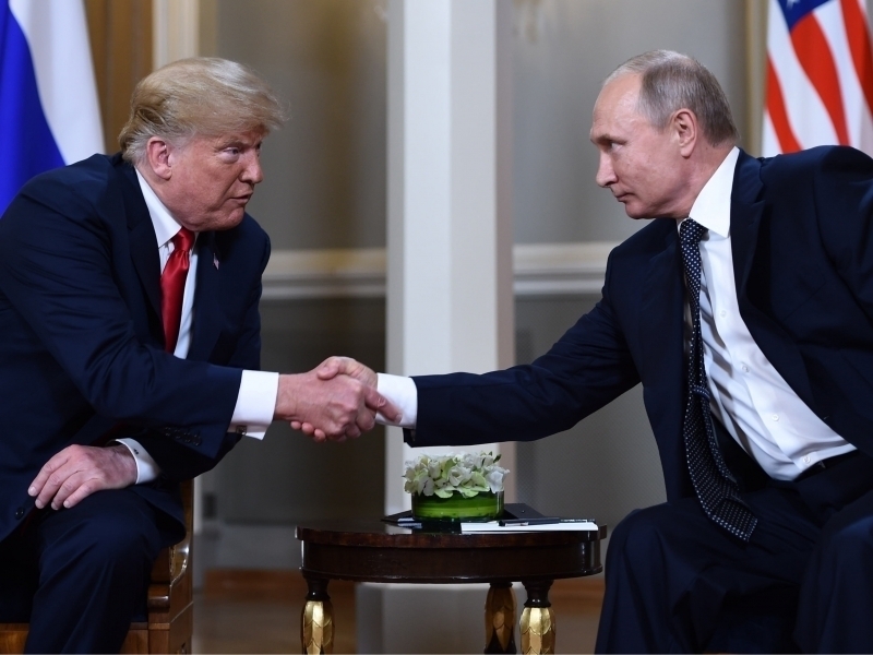 Путин ва Трамп музокараси қаерда бўлиши мумкинлиги айтилди