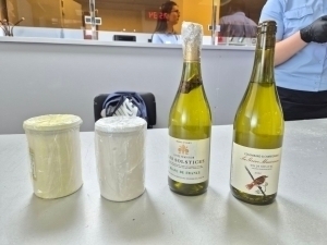 Toshkent aeroportida vino shishalariga narkotik yashirgan yo‘lovchilar ushlandi