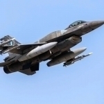 F-16 qiruvchi samolyoti Ukraina hududiga qulab tushdi