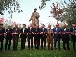 Statue of Alisher Navoi was installed in Ankara