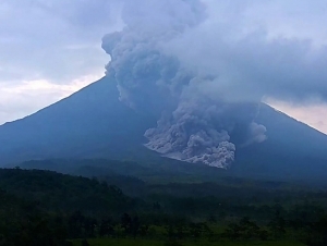 Yava orolidagi eng baland vulqon otildi