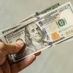 Dollar kursi 12 ming so‘mdan pastladi