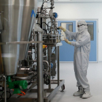 Британиянинг “AstraZeneca” вакцинаси 70 фоиз самарадорлик қайд этди