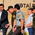 Ozarbayjonda xususiy telekanal asoschi va jurnalistlari 15 yilgacha qamaldi
