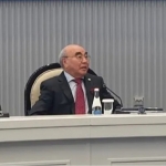 Akayev Qirg‘izistonga qaytib, Japarovning siyosati haqida gapirdi (video)
