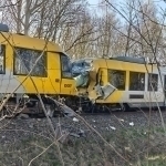 Daniyada ikkita poyezd to‘qnashdi. 17 kishi jarohatlandi (video)