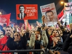 Qamoqdagi Istanbul sobiq meri Imomo‘g‘li yangi muxolifat partiyasiga qo‘shildi