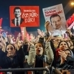 Қамоқдаги Истанбул собиқ мэри Имомўғли янги мухолифат партиясига қўшилди