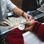 Dollar kursi ketma-ket beshinchi kun pasaydi
