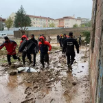 Erta kelgan qish. Turkiyadagi qor bo‘roni oqibatlari suratlarda