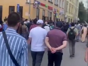 Moskvada masjidlarga qilingan reyd ortidan miting o‘tkazildi