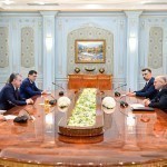 Mirziyoyev YeXHT raisi bilan uchrashdi
