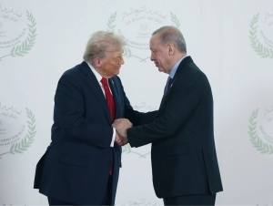 Трамп Украина можаросини ҳал қилишга ким ёрдам бериши мумкинлигини айтди