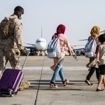 AQSH Qatardagi afg‘on qochqinlar lagerini yopadi