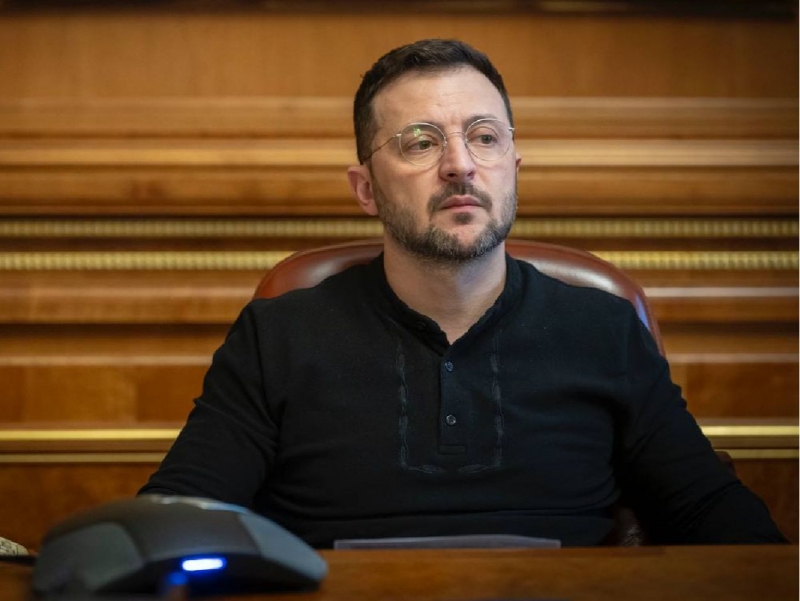 Зеленский “ашаддий душмани” билан музокарага тайёрлигини билдирди