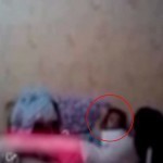 Toshkentda enaga imkoniyati cheklangan bolani kaltakladi (video)