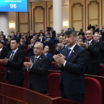 Алишер Қодиров Мирзиёев Сингапур доҳийсидан ҳам кўп иш қилаётганини айтди