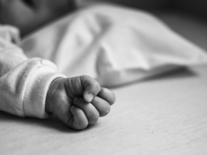 Talaba yotoqxonada dunyoga keltirgan farzandini o‘ldirdi