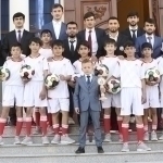 Tojikiston hukumati futbolchilarini taqdirlashda davom etmoqda
