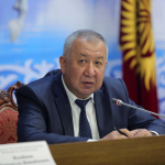 Қирғизистон Бош вазири Кубатбек Боронов ҳам истеъфога чиқди. Ҳукумат бошига мухолифатчи келди