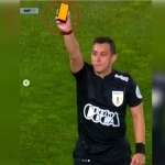 Футболда электрон карточкалар синовдан ўтказилди