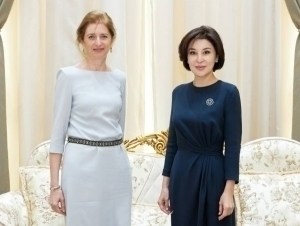 Mirziyoyeva walks with the First Lady of Italy