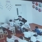 Самарқандда ўқувчини урган мактаб ходимаси ишдан ҳайдалди (видео)