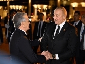 Шавкат Мирзиёев Илҳом Алиевни табриклади