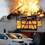 Францияда ногиронлар уйи ёниб кетиши оқибатида 11 киши ҳалок бўлди (видео) 