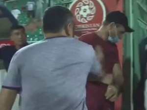 “Mash’al” murabbiyiga musht tushirgan rahbar 1 yilga futboldan chetlatildi