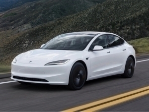 Tesla арзонроқ электромобилларни тақдим этди