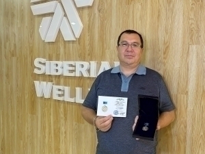 ’’Sustainable work and high-quality product.’’ Bahrom Khodjimatov awarded with ’’Active entrepreneur’’ badge.