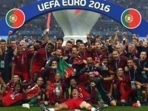 Евро-2016 чемпиони фаолиятини якунлади