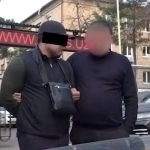 Toshkentda prokuror yordamchisi pora bilan qo‘lga tushdi (video)