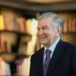 Шавкат Мирзиёев Замонавий санъат марказини бориб кўрди