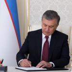 Президент савдо ва хизмат кўрсатиш соҳасига оид фармонни имзолади