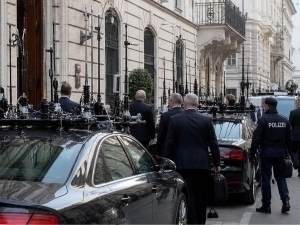 Австрия уч нафар россиялик дипломатни ҳайдади