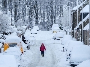 Yevropaga kuchli qor bo‘roni yopirildi. Qurbonlar bor (video)