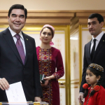 “Toychoq bo‘lib chopib yurgan toy bola”. Turkmaniston Prezidentining o‘g‘li yangi lavozimlarga tayinlandi