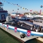 Кимнинг янги ҳарбий кемаси сувга тушмасдан бузилди