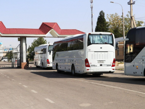 Rus-qozoq chegarasida qolgan o‘zbekistonliklarni qaytarish uchun navbatdagi avtobuslar karvoni yo‘lga chiqdi