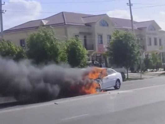 Termizda Lacetti yonib kul bo‘ldi (video)