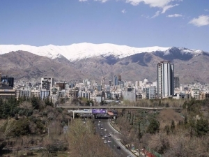 Пезешкиён Теҳрон кўчирилиши мумкинлигини айтди 