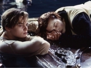 “Титаник”да Роуз жон сақлаган эшик кимошди савдосига қўйилди (фото)