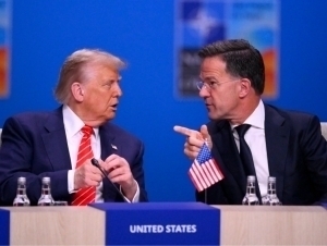 Tramp Ryutte bilan AQSHning NATOdan chiqishini muhokama qiladi