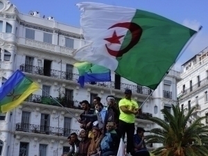 Франция мустамлакачилик йилларига жавоб бериши керак – Жазоир парламенти