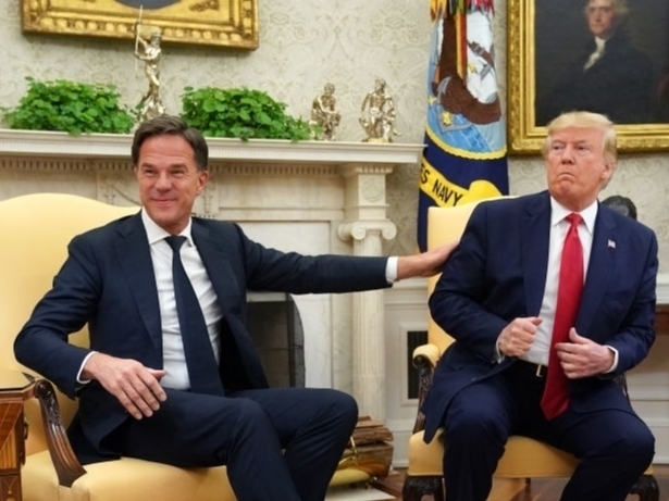 “Пахта қўйиш” ва мулойим эътирозлар: Рюттенинг Трамп билан учрашуви қандай ўтди? (видео)