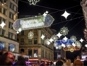 Лондондаги марказий кўча Рамазон муносабати билан безатилди (фото, видео)