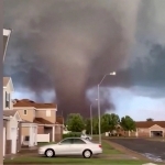 AQSHga kuchli tornado yopirildi (video)